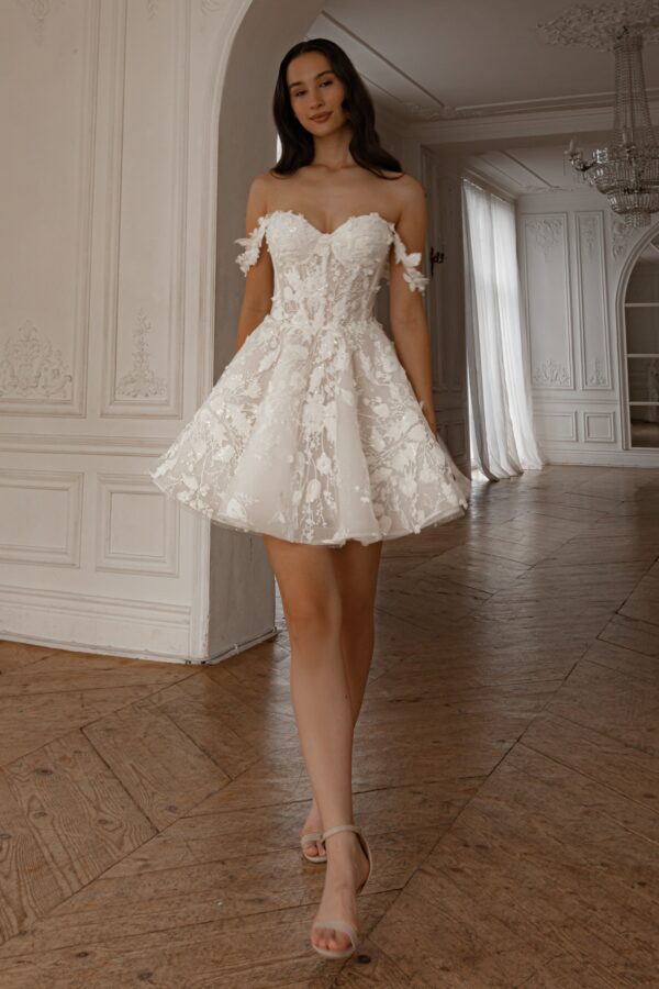 Short Floral Lace Wedding Dress Selkie - Image 11