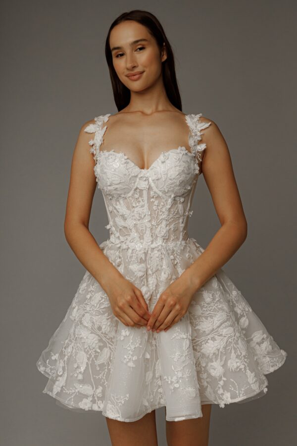Short Floral Lace Wedding Dress Selkie - Image 9
