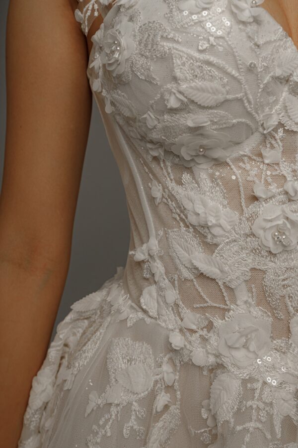 Short Floral Lace Wedding Dress Selkie - Image 6
