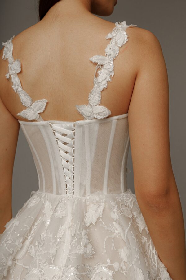 Short Floral Lace Wedding Dress Selkie - Image 7
