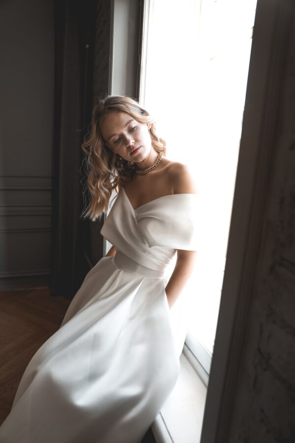 Light ivory Satin Midi Wedding Dress Cameron - Image 5