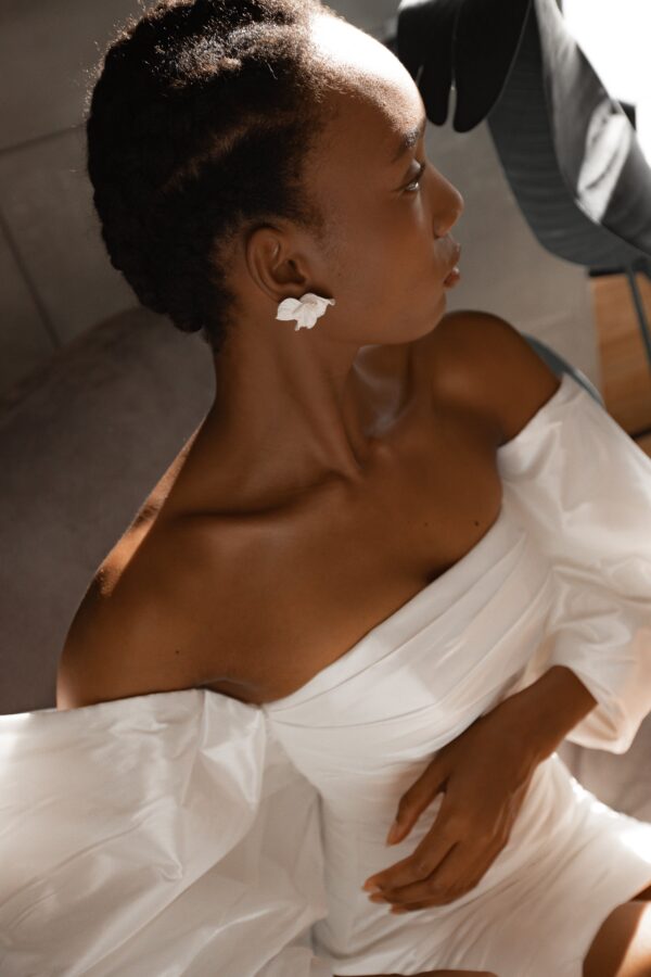 Short Taffeta Wedding Dress Anneli with Detachable Sleeves-Bow - Image 12