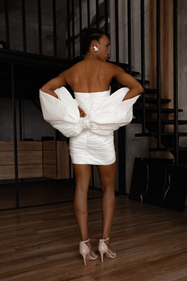 Short Taffeta Wedding Dress Anneli with Detachable Sleeves-Bow - Image 4
