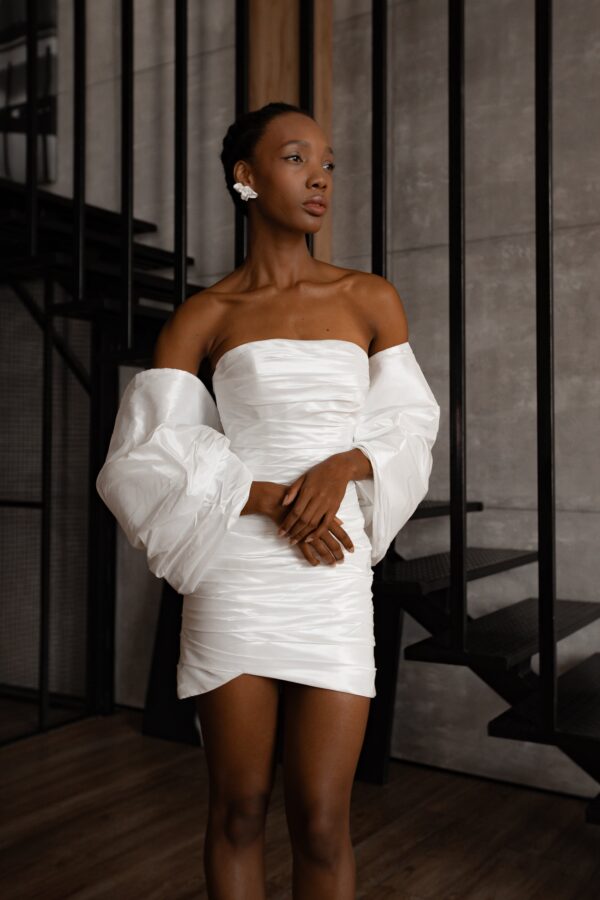 Short Taffeta Wedding Dress Anneli with Detachable Sleeves-Bow - Image 15