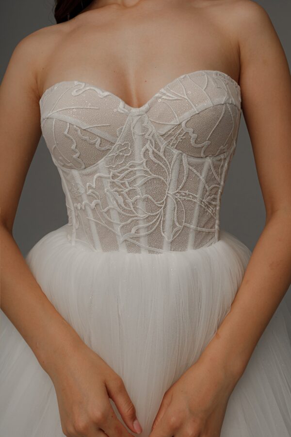Short Wedding Dress Helena with Detachable Straps - Image 3