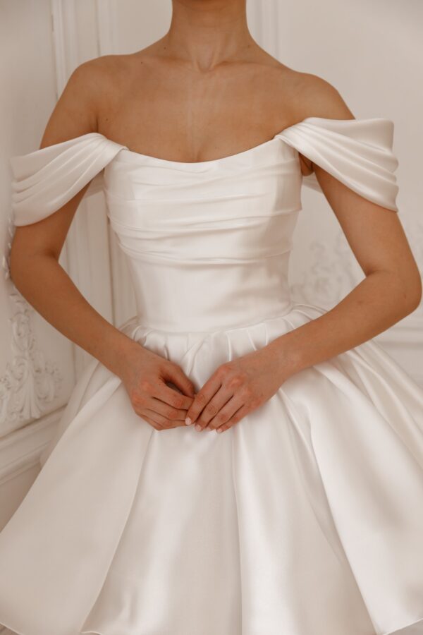 Short Wedding Dress Fiorelia with Detachable Straps - Image 10