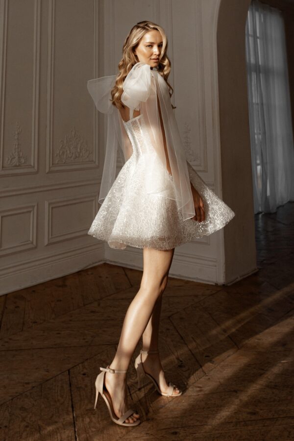 Short Wedding Dress Shiori with Detachable Straps - Image 8