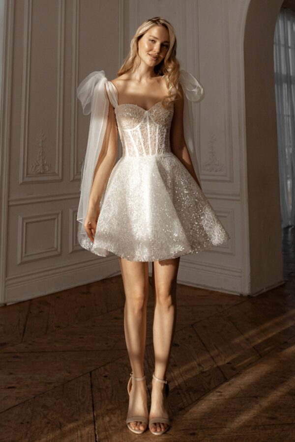 Short Wedding Dress Shiori with Detachable Straps - Image 10